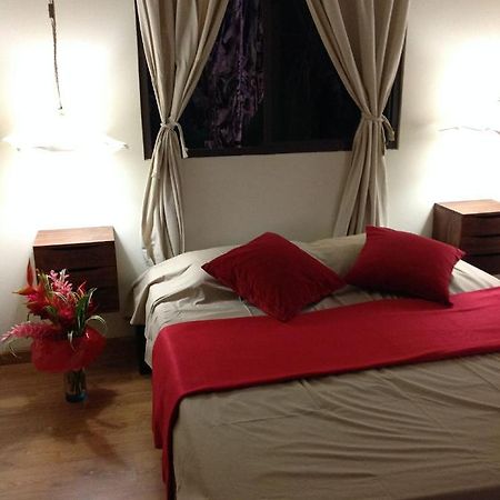 Royal Vai Hotel Faaa Buitenkant foto